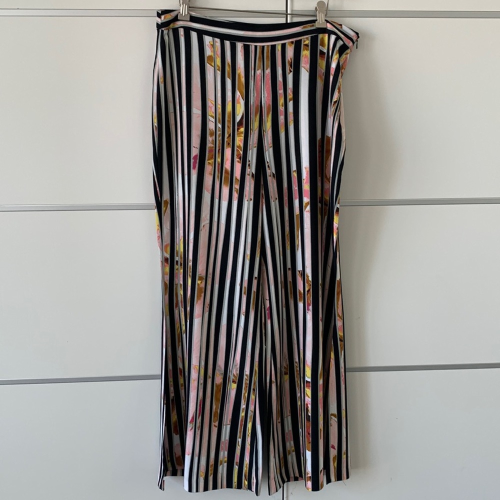 FUN Pants with Side-Slits